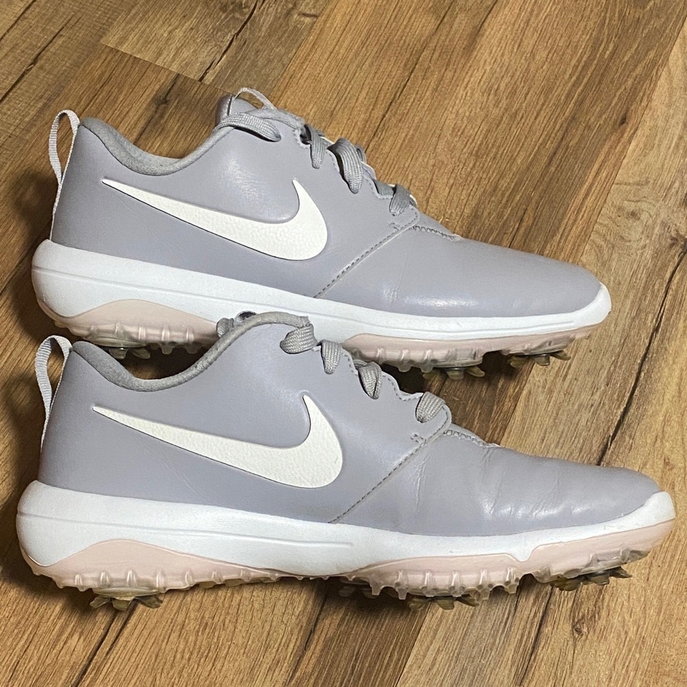 Nike Women's Golf Shoes Light Grey White Swoosh Spiked Size 7 AR5582 002 - Picture 3 of 8